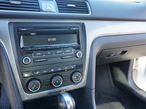 Used 2014 Volkswagen Passat 1.8T Wolfsburg Edition FWD image 16