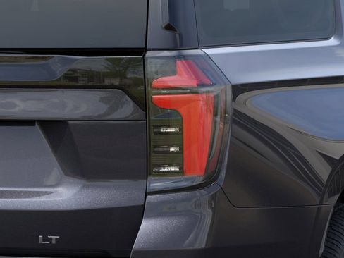 New 2026 Chevrolet Suburban LT RWD image 11