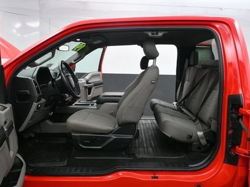 Used 2019 Ford F150 XLT w/ Equipment Group 302A Luxury AWD/4WD image 9