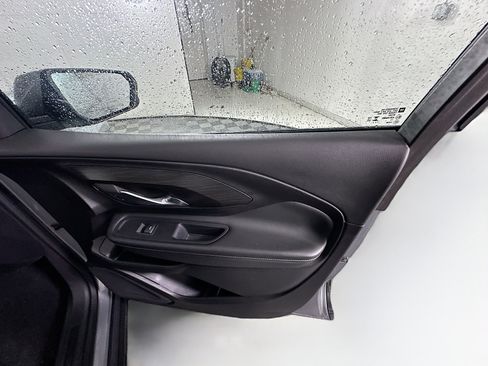 Used 2024 GMC Terrain SLE image 31