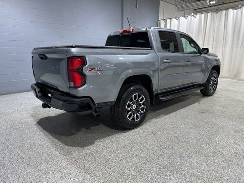Used 2023 Chevrolet Colorado Z71 w/ Z71 Convenience Package 2 AWD/4WD image 3