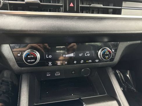 Used 2022 Mitsubishi Outlander SE AWD/4WD image 13