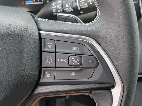 Certified 2023 Jeep Grand Cherokee Laredo w/ MOPAR Finishing Package AWD/4WD image 16