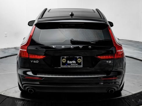 Used 2020 Volvo V60 T5 Momentum w/ Protection Package Premier image 12