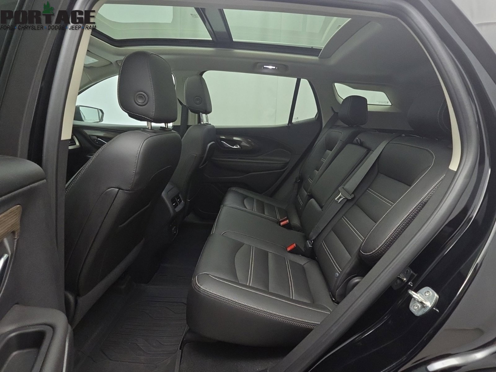 Used 2023 GMC Terrain Denali w/ LPO, Floor Liner Package AWD/4WD image 35