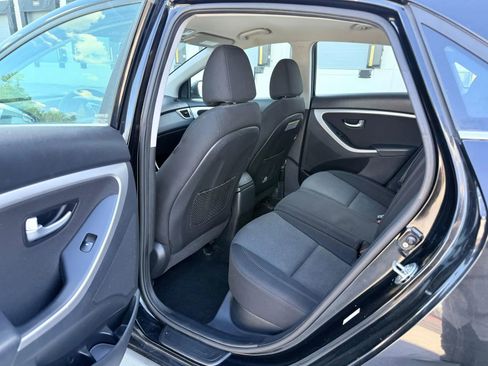 Used 2016 Hyundai Elantra GT w/ Option Group 02 FWD image 10