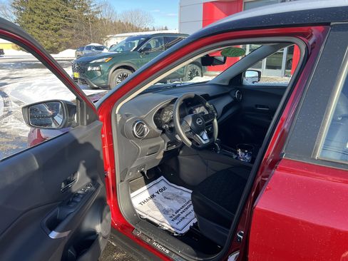 Certified 2024 Nissan Kicks SV w/ Interior Electronics Package image 3