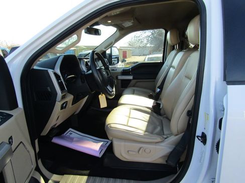 Used 2021 Ford F250 Lariat w/ Lariat Value Package AWD/4WD image 19