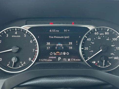 Used 2025 Nissan Pathfinder S FWD image 14