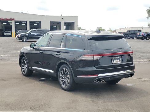 New 2026 Lincoln Aviator AWD image 3