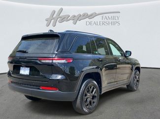 Used 2025 Jeep Grand Cherokee Altitude RWD video 3