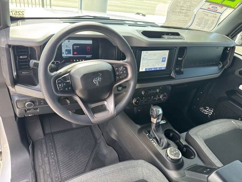 Used 2022 Ford Bronco 2-Door AWD/4WD image 10