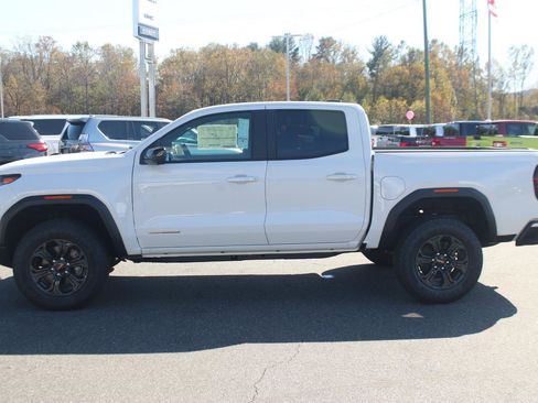 New 2025 GMC Canyon Elevation w/ Convenience Package image 4