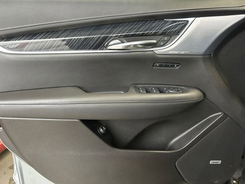 Used 2024 Cadillac XT6 Premium Luxury w/ Technology Package image 22