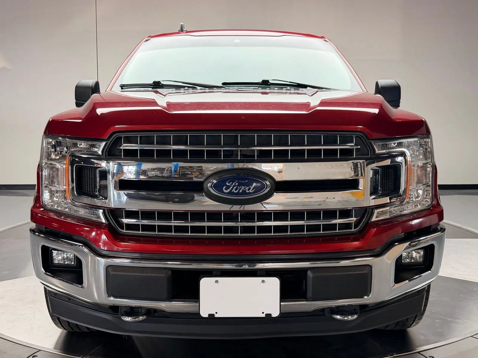 Used 2019 Ford F150 XLT w/ Equipment Group 302A Luxury AWD/4WD image 3