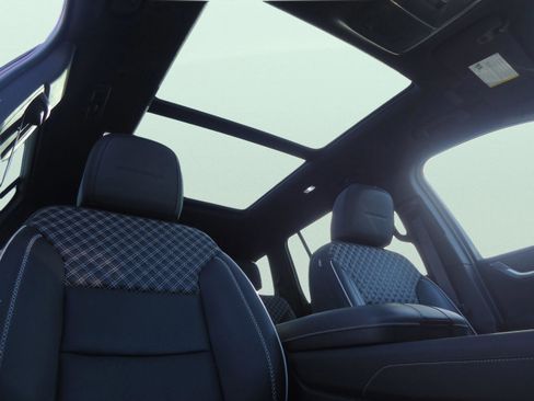 Used 2024 GMC Acadia Denali w/ Super Cruise Package image 29