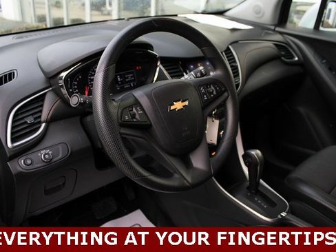 Used 2021 Chevrolet Trax LT image 12