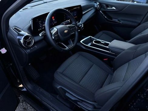 Used 2025 Chevrolet Equinox LT image 16