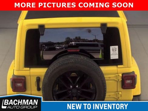 Used 2023 Jeep Wrangler Unlimited Sahara w/ Cold Weather Group AWD/4WD image 2