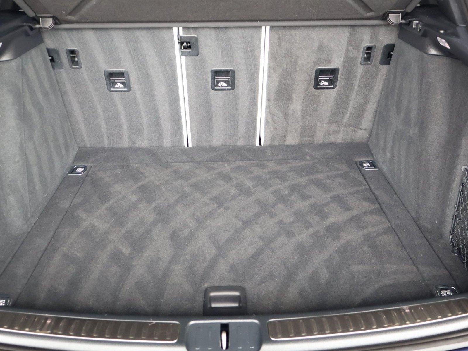 Certified 2023 Porsche Macan Turbo AWD/4WD image 21