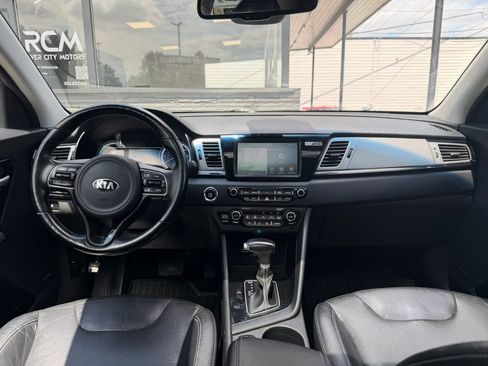 Used 2018 Kia Niro EX w/ EX Premium Package FWD image 27