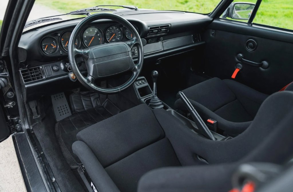 Used 1990 Porsche 911 Carrera RWD image 11