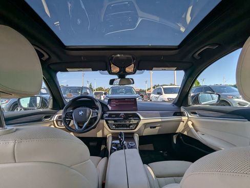 Used 2022 BMW 530i xDrive image 19