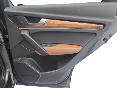 Used 2022 Audi Q5 2.0T Premium image 27