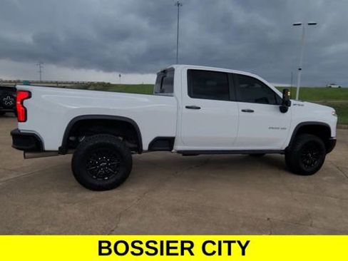 Certified 2025 Chevrolet Silverado 2500 ZR2 w/ Technology Package AWD/4WD image 9