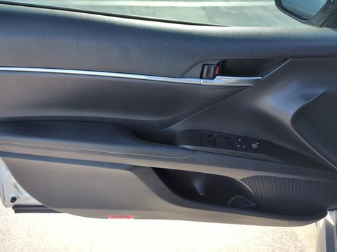 Used 2024 Toyota Camry SE image 7