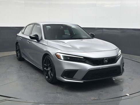 Used 2024 Honda Civic Sport image 2