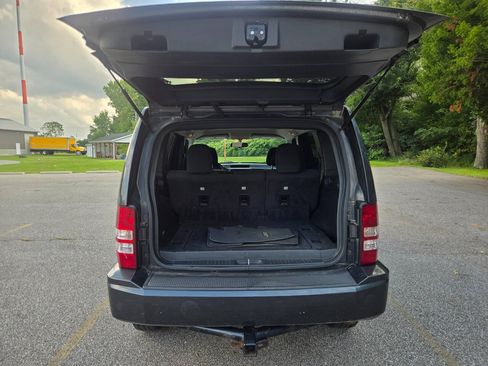 Used 2011 Jeep Liberty Sport w/ Popular Equipment Group AWD/4WD image 36