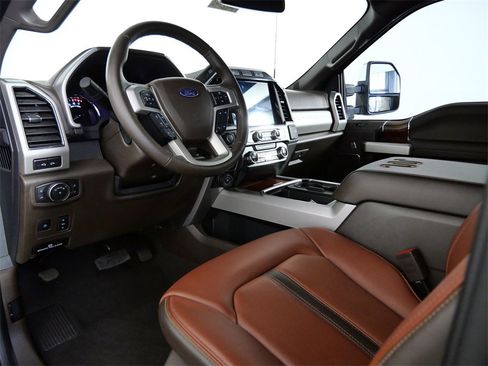 Used 2022 Ford F250 King Ranch w/ Chrome Package image 19