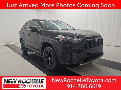Used 2024 Toyota RAV4 SE w/ Convenience Package AWD/4WD image 1
