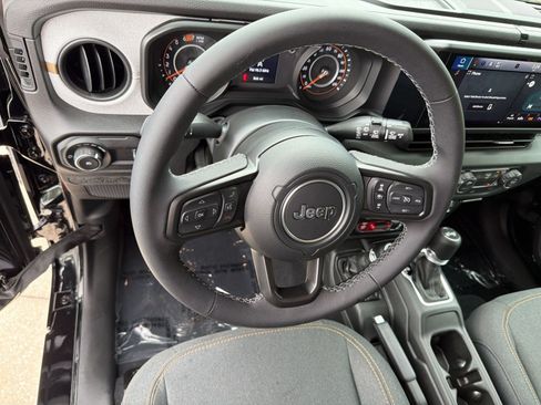 Used 2026 Jeep Wrangler Sport AWD/4WD image 29