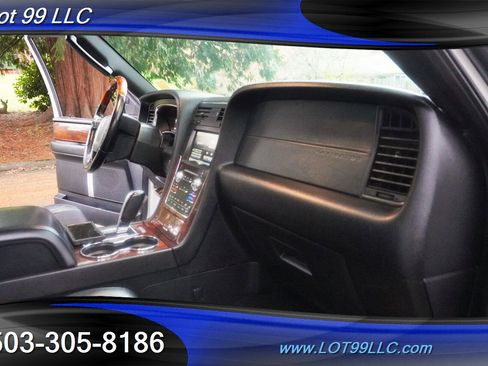 Used 2015 Lincoln Navigator L 4WD image 18