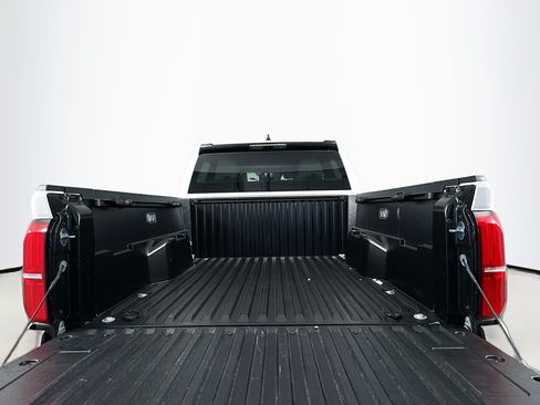 Certified 2025 Toyota Tacoma SR5 AWD/4WD image 23