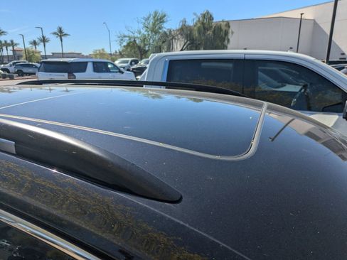 Used 2019 Volkswagen Tiguan SE w/ Panoramic Sunroof Package image 6