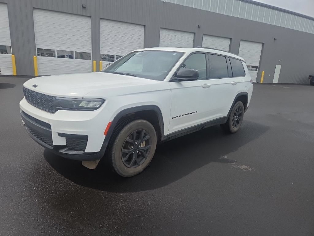 Used 2024 Jeep Grand Cherokee L Laredo RWD image 4