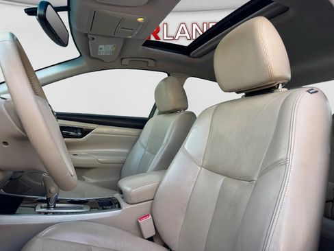 Used 2015 Nissan Altima 2.5 SL w/ Moonroof Package FWD image 14