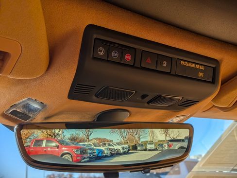 Used 2023 Chevrolet Corvette Z06 w/ Z07 Performance Package image 32