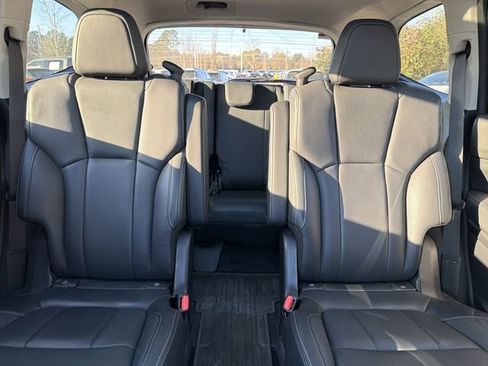 Used 2023 Subaru Ascent Limited w/ Technology Package image 27