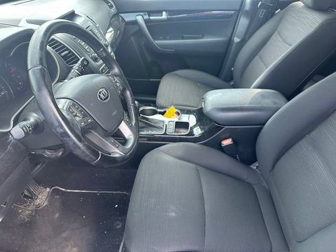 Used 2014 Kia Sorento LX AWD/4WD image 12