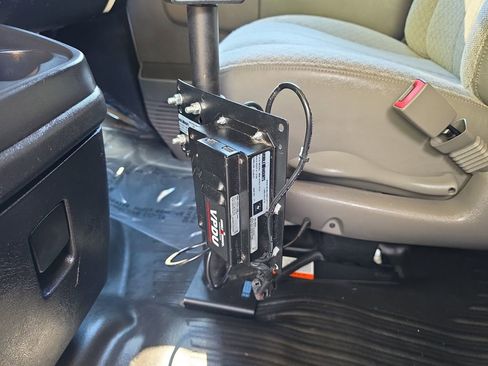 Used 2021 Chevrolet Express 2500 RWD image 18