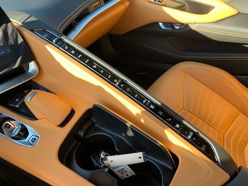 Used 2024 Chevrolet Corvette Stingray Premium Conv w/ Z51 Performance Package image 25