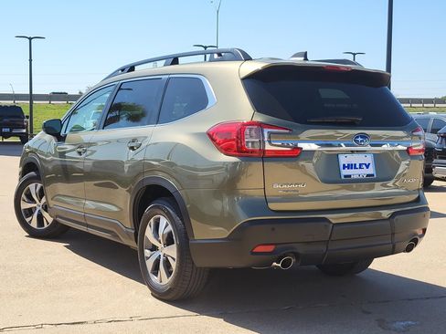 Used 2024 Subaru Ascent Premium w/ Convenience Package image 3