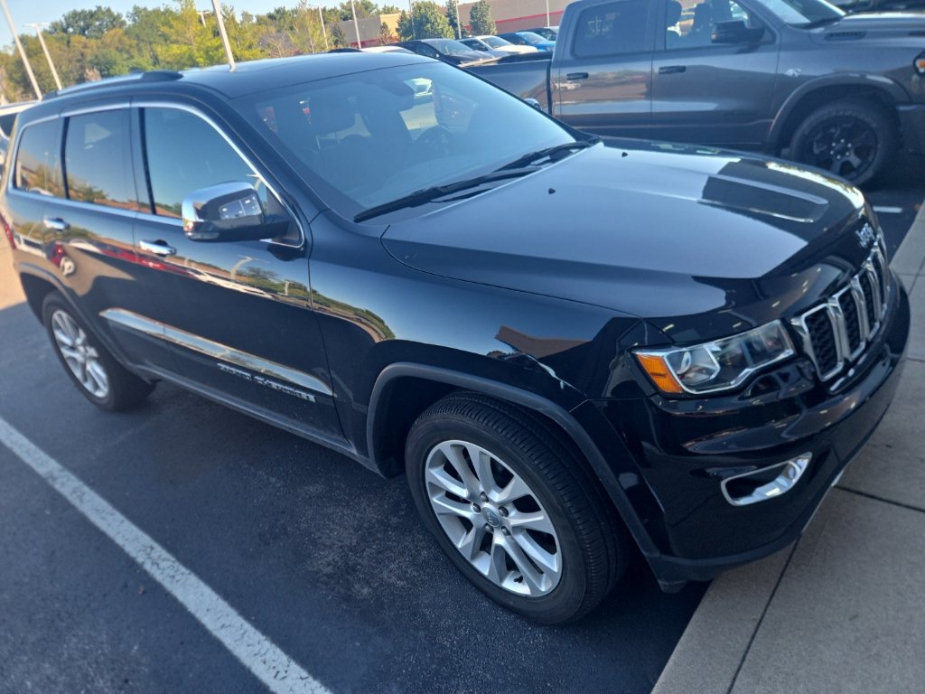 Used 2017 Jeep Grand Cherokee Limited w/ Trailer Tow Group IV AWD/4WD image 3