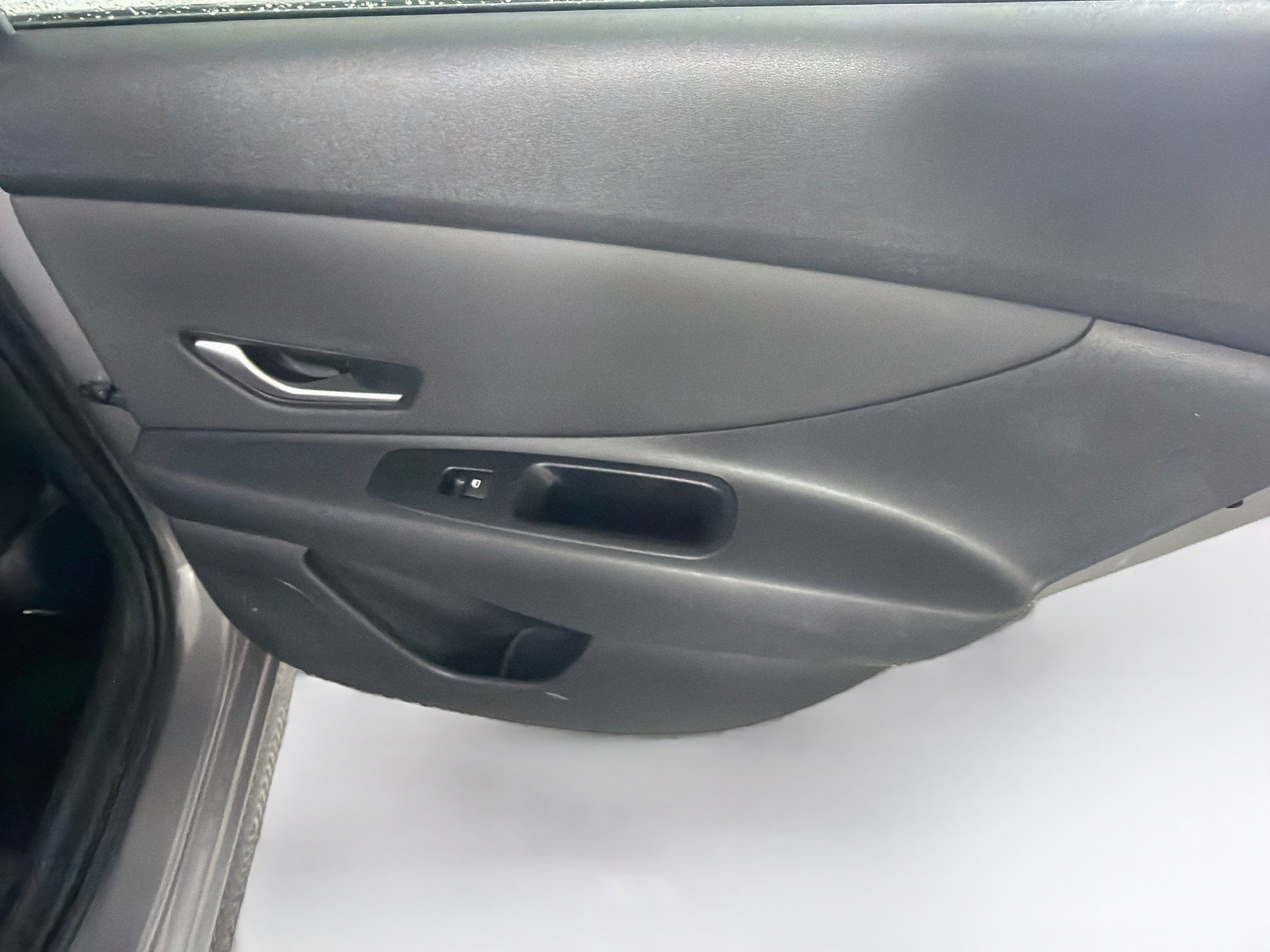 Used 2025 Hyundai Elantra Limited FWD image 30
