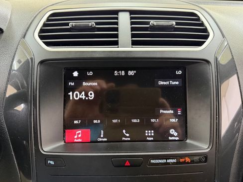 Used 2018 Ford Explorer XLT w/ Equipment Group 202A FWD image 29