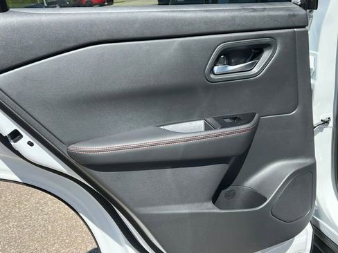 New 2026 Nissan Rogue SV AWD/4WD image 40